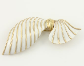 Trifari 1960s White Enamel Ribbon Brooch, Vintage Trifari White Enamel Gold Tone Pin, 1960s Ribbed Enamel Trifari Brooch, Vintage Jewelry