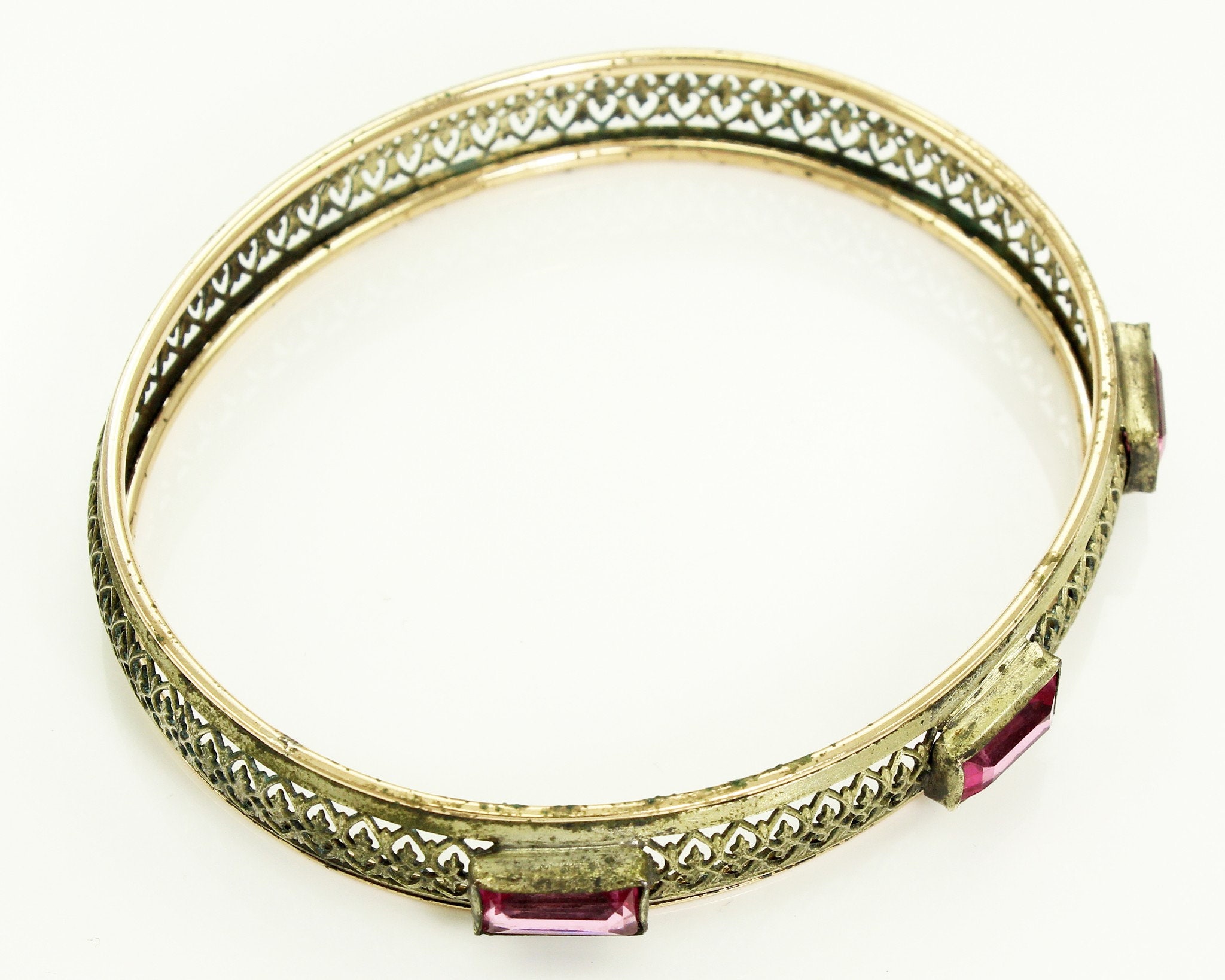 Art Deco Filigree Bangle Vintage Gold Tone 8.25 Inch Bracelet with