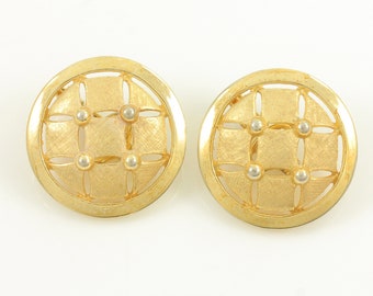 Vintage Crown Trifari Gold Tone Button Earrings, 1960s Trifari Gold Tone Domed Clip Ons,Trifari Florentine Goldtone Earrings,Vintage Jewelry