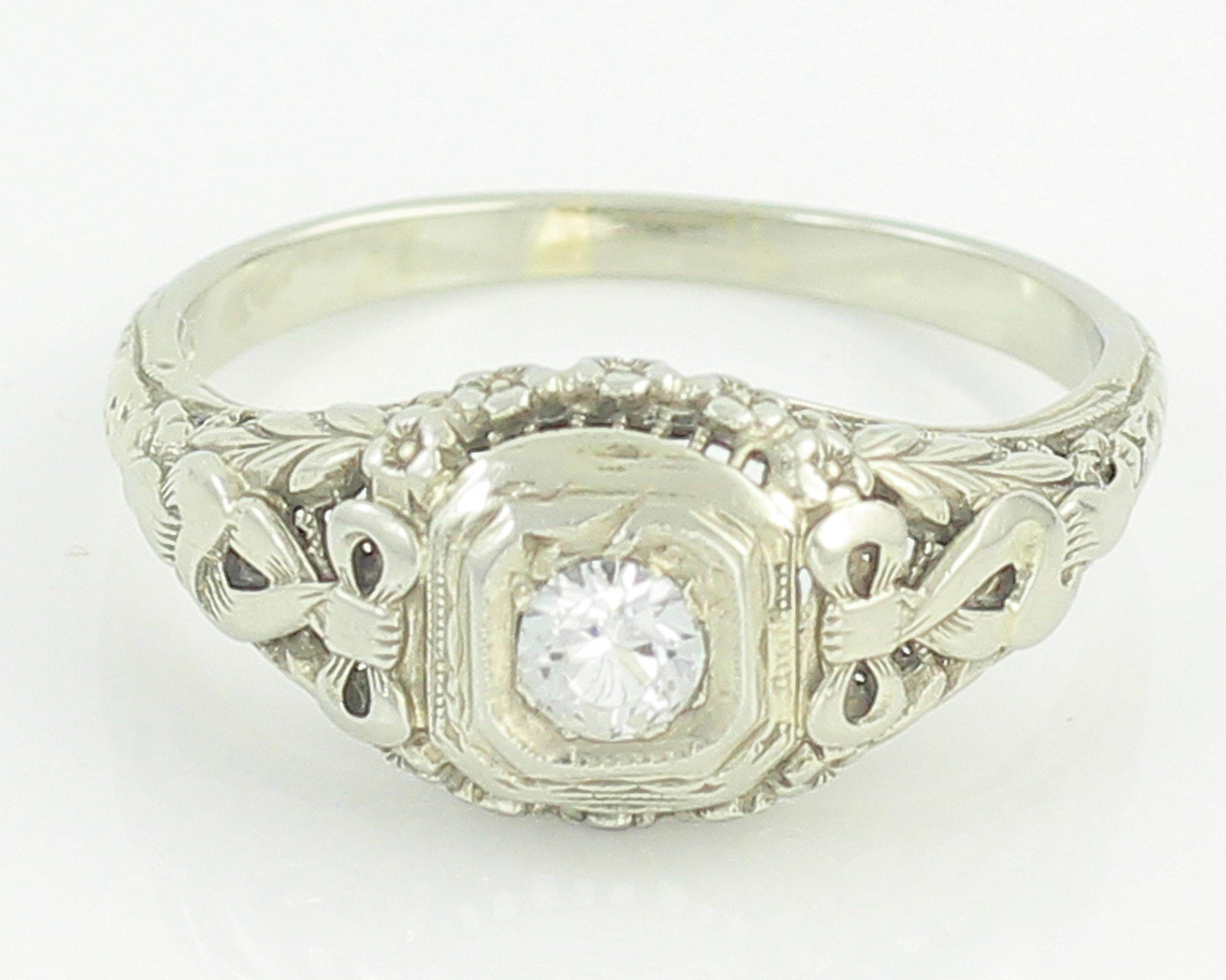 Edwardian 18k white gold Filigree Sapphire Ring Navette 