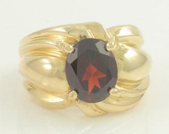 Vintage 14K Garnet Ring, 80s 14K Almandine Garnet Ring, 14K Bold Gold Garnet Ring, January Birthstone Ring, Estate Jewelry, Vintage Jewelry