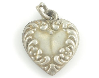 Vintage Silver Repousse Puffy Heart Bracelet Charm - Engraved MP Sterling Heart Pendant - 0.8 gram circa 1940 - Vintage Jewelry
