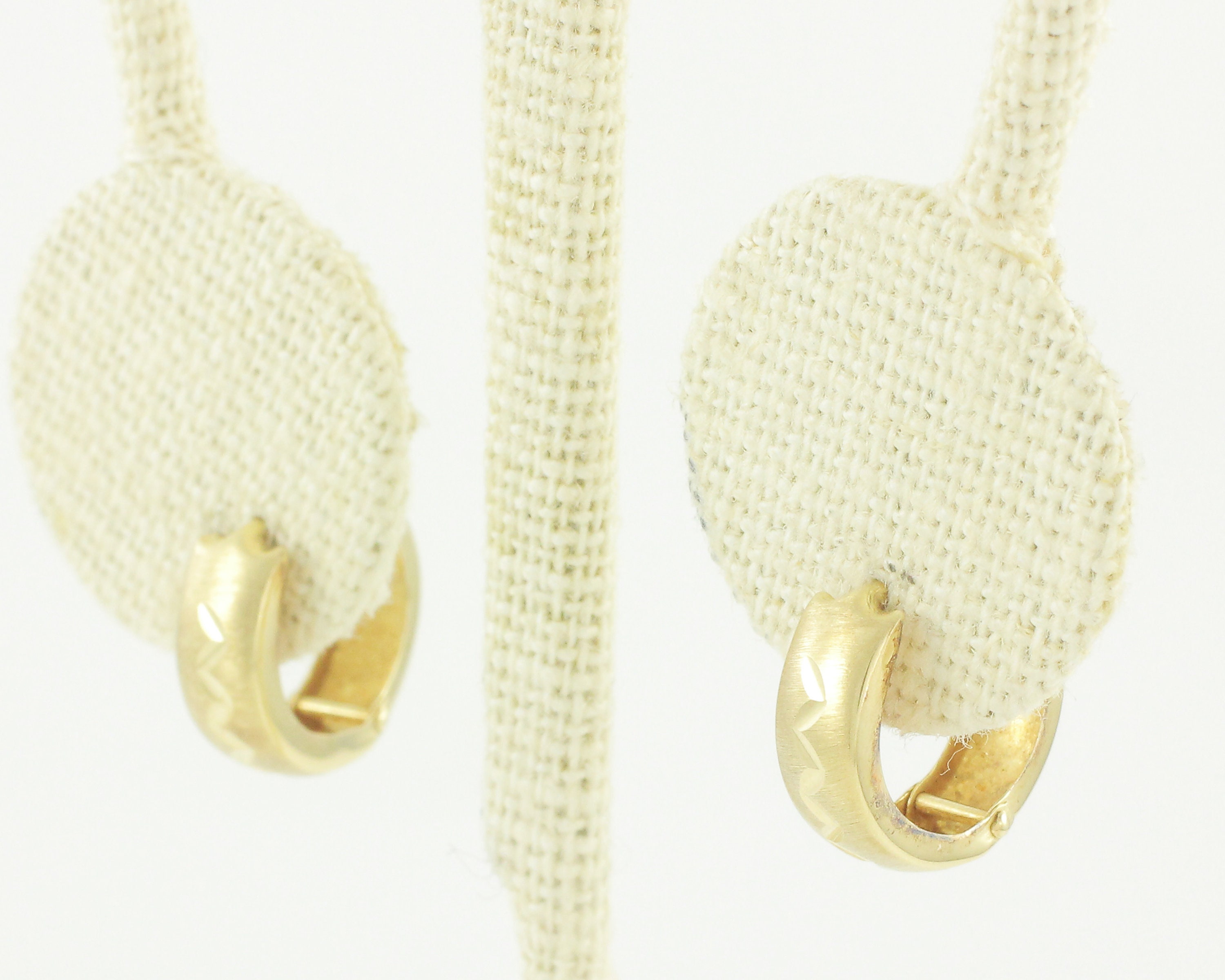 Vintage Gold Huggie Hoop Earrings - 14K Yellow Gold Chevron Diamond Cut ...