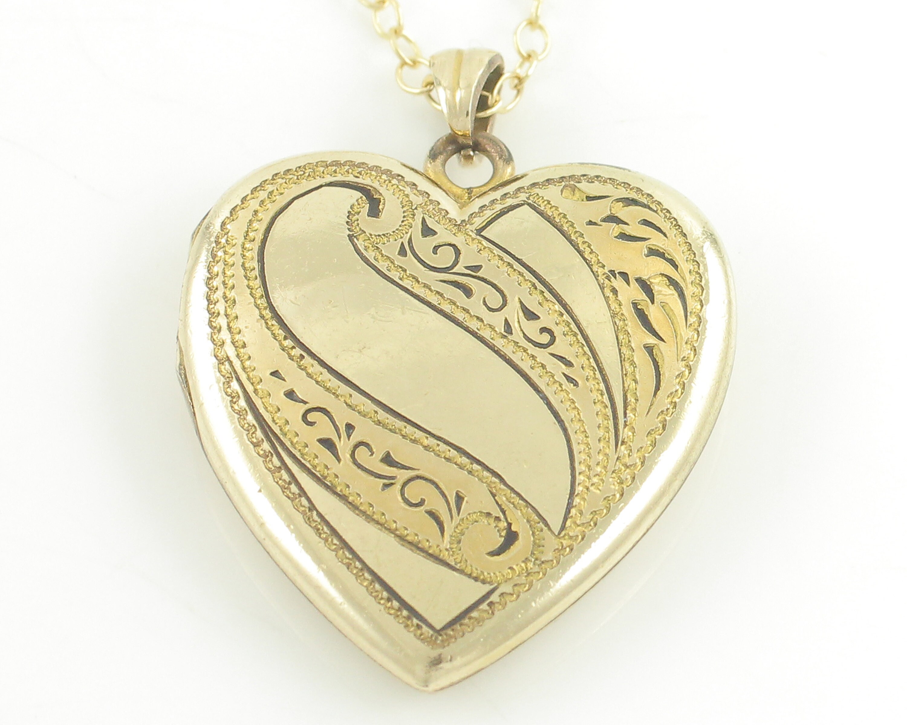 Garnet Vintage Heart Locket | White Gold Necklace | Lily Blanche – Lily  Blanche