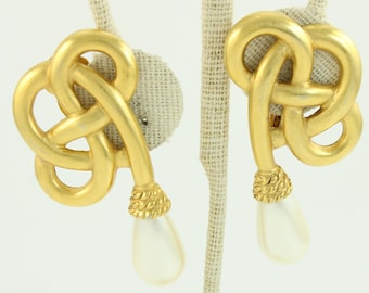 Vintage Oversized Simulated Pearl Gold Tone Earrings, 1980s Gold Tone Knot Work Faux Pearl Earrings, Large Clip On Earrings, Vintage Jewelry