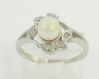 Vintage Pearl Diamond 14K Ring, Size 5.75 Vintage 14K Cultured Akoya Pearl Diamond Leaf Ring, Vintage June Birthstone Ring, Vintage Jewelry