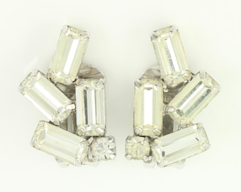 Vintage Weiss Rhinestone Earrings, Vintage Weiss Clip On Earrings, 1960s Baguette Rhinestone Earrings, Vintage Jewelry, Holiday Earrings