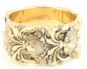 Vintage Gold Tone Repousse Hinged Bangle Bracelet, Victorian Revival Embossed Bangle, Chunky Vintage Bracelet, Vintage Jewelry