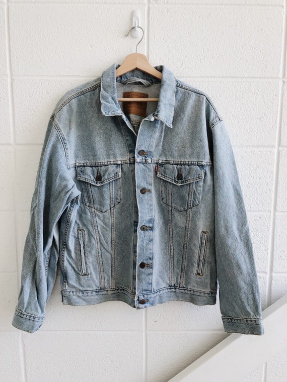 levi's trucker jacket light stonewash