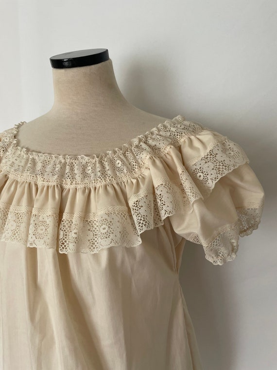 1970’s Ivory and Lace Puff Sleeve Blouse - image 2