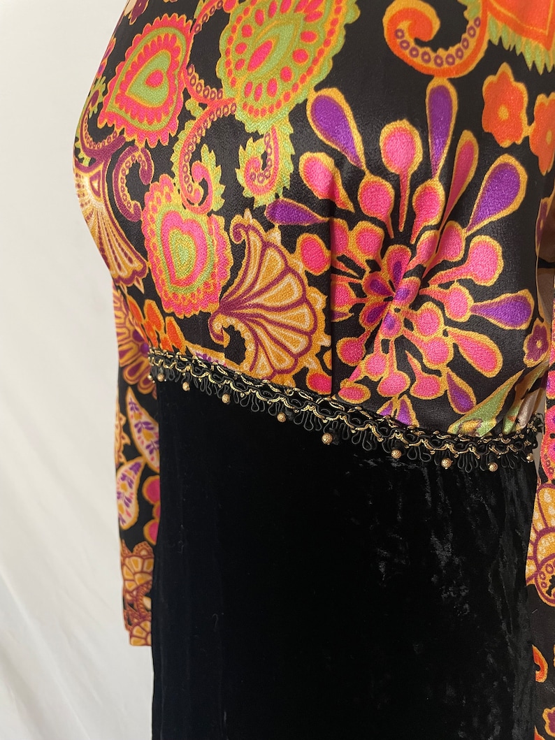 Trend4us Vintage Floral Long Sleeve Mesh Velvet Maxi Dress