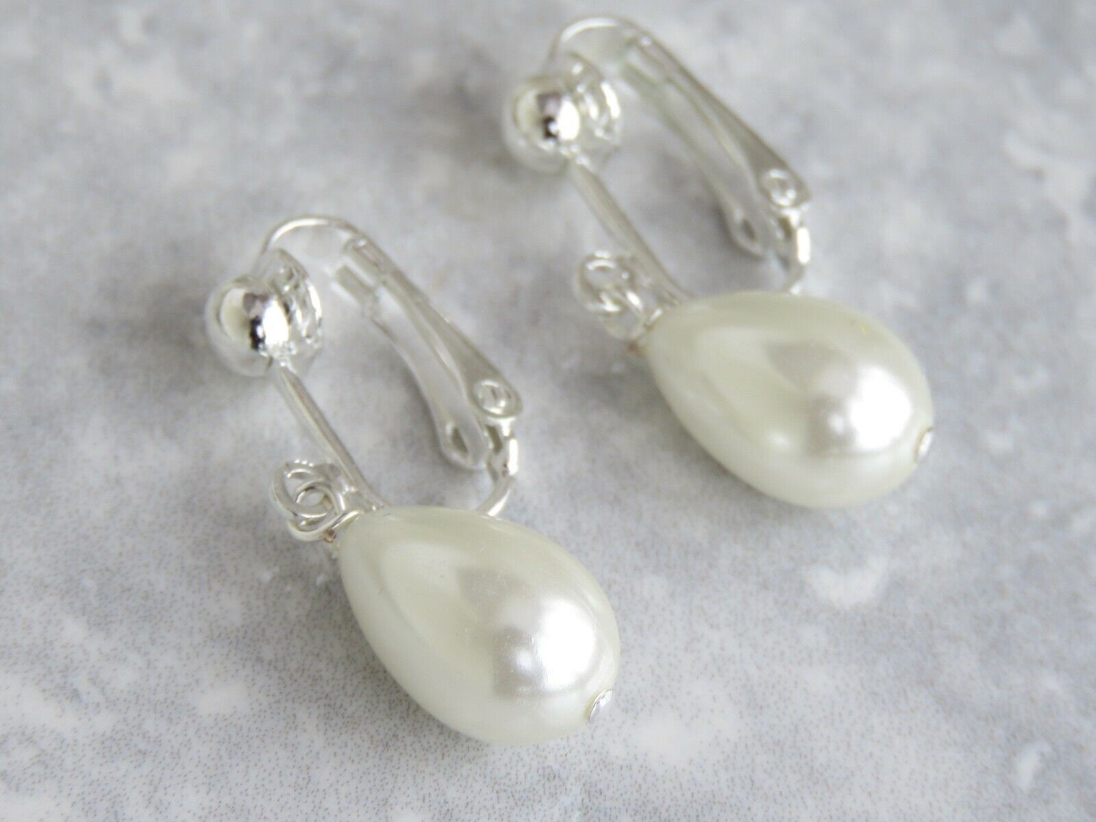 Gold Tone Clip-On Teardrop Pearl Drop Earrings - Non-Pierced Retro Style
