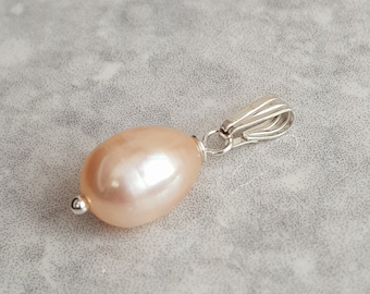 Pingente de Pérola de Água Doce Pêssego sem Corrente. Pingente de Pérola de Água Doce para Adicionar ao Seu Colar, Corrente ou Pulseira. Prata de Lei 925
