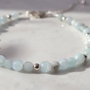 Aquamarin Edelstein Armband. 925 Sterling zierliches Halbedelstein Armband Länge verstellbar