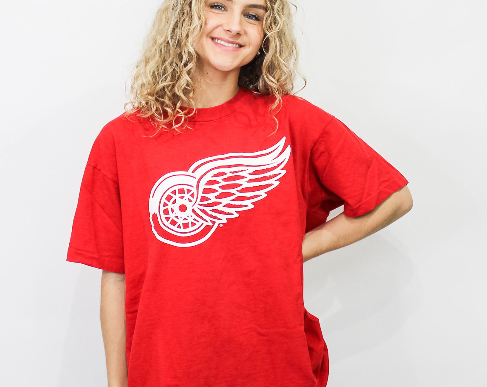 Discover 1992 Vintage Detroit Red Wings Tee