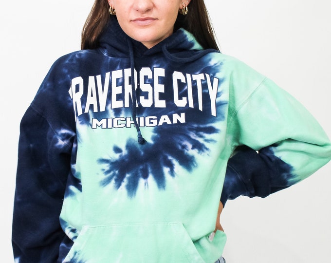 Vintage Traverse City Tie Dye Sweatshirt - M