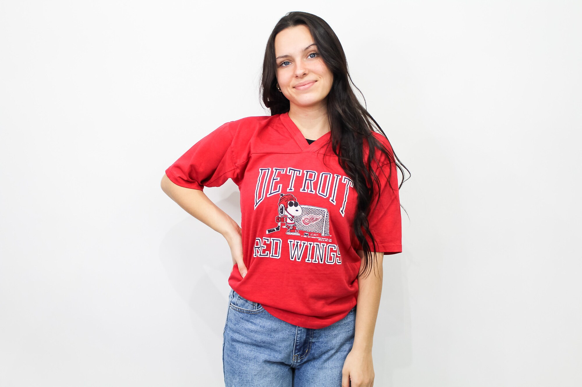 Discover Vintage Detroit Red Wings 80s Snoopy Tee