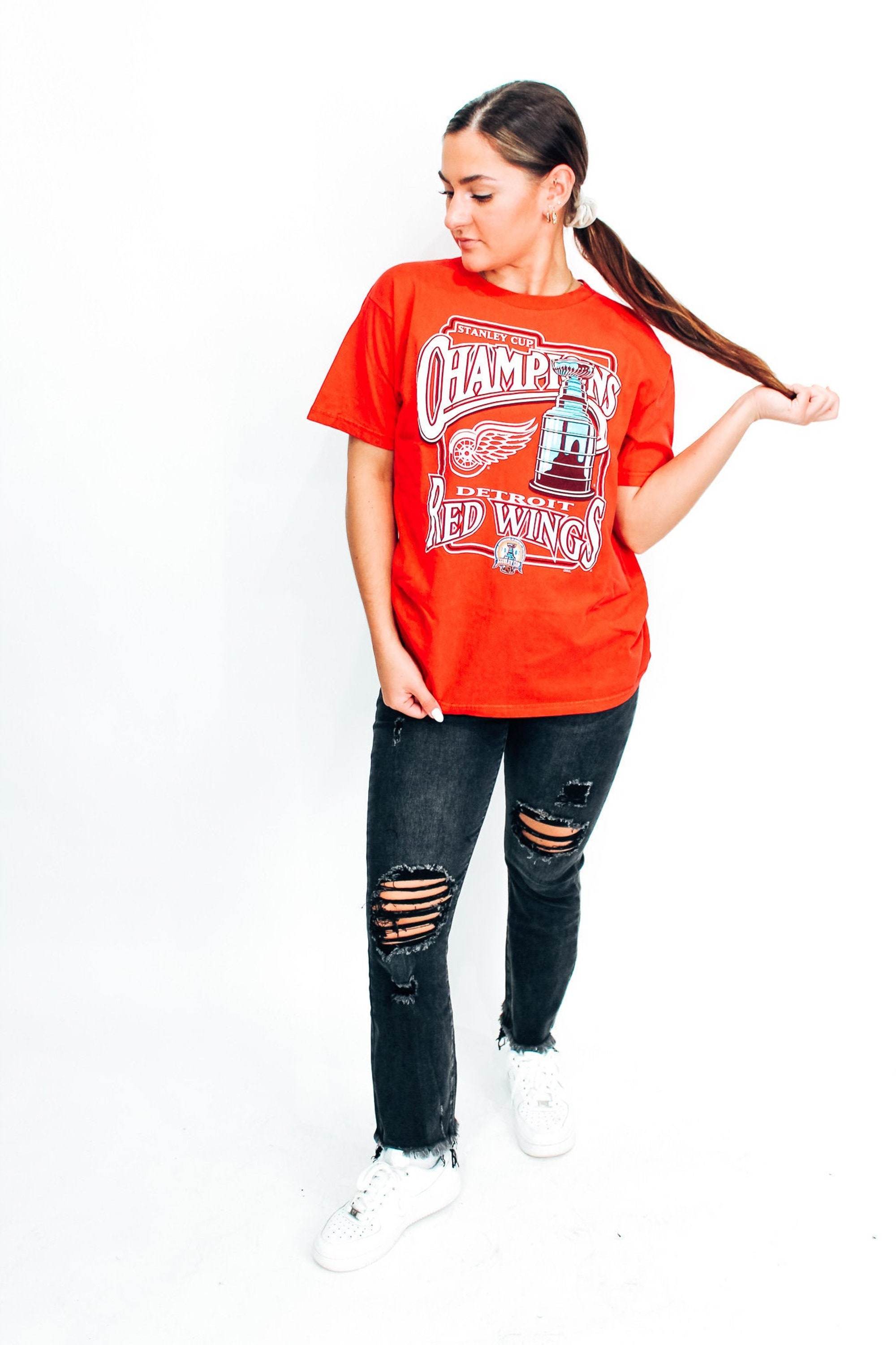 Discover Detroit Red Wings Vintage Tee