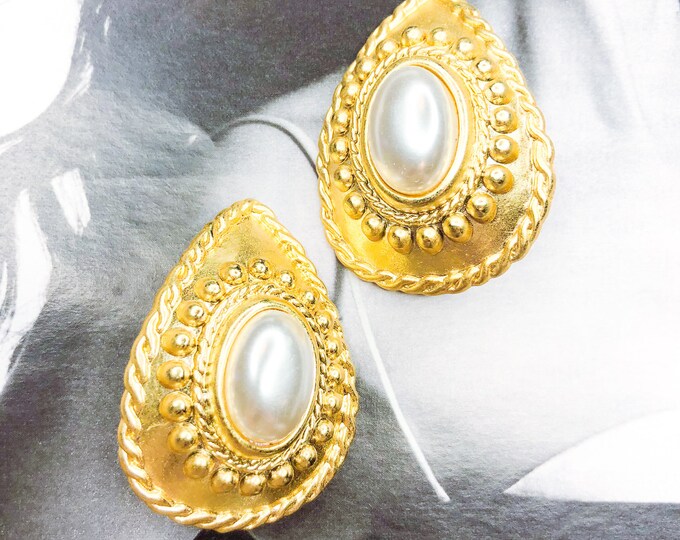 Vintage Clip On Earrings