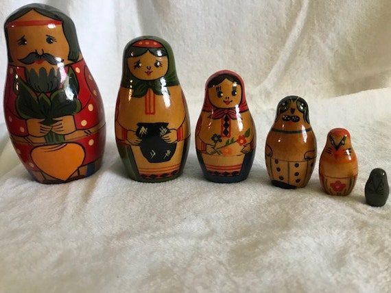 vintage nesting dolls