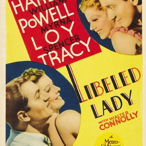 Pode incluir: Um cartaz de filme vintage para o filme "Libelled Lady" estrelado por Jean Harlow, William Powell, Myrna Loy e Spencer Tracy. O cartaz apresenta um fundo amarelo com um círculo vermelho e azul no canto superior direito e um círculo azul e amarelo no canto inferior esquerdo. O título do filme está em letras grandes e em negrito no centro do cartaz.