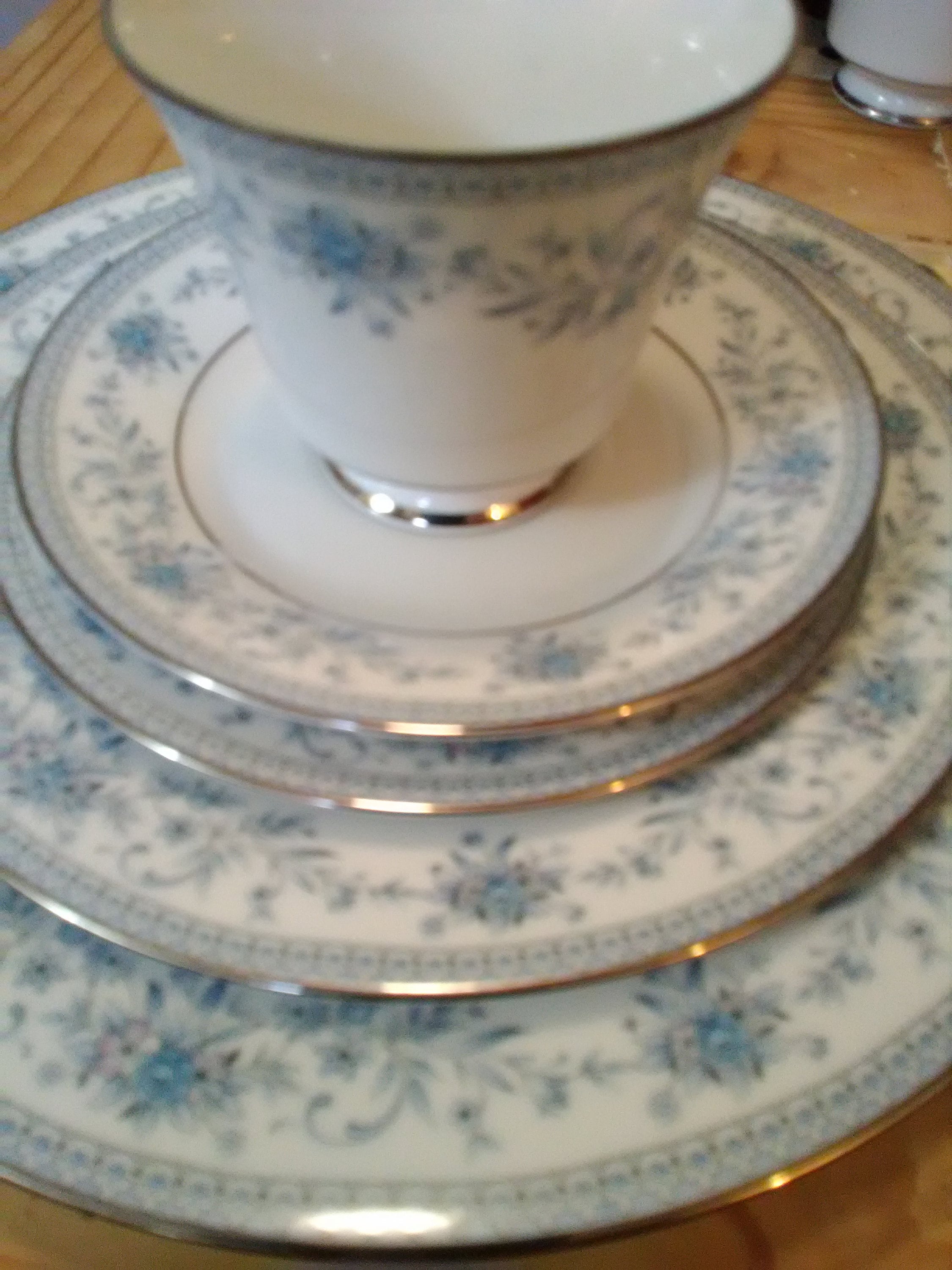 noritake blue hill