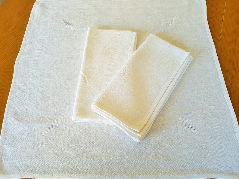 White cotton damask vintage dinner napkins Set of 3 Corn on the cob corner design 46cm square 18 square