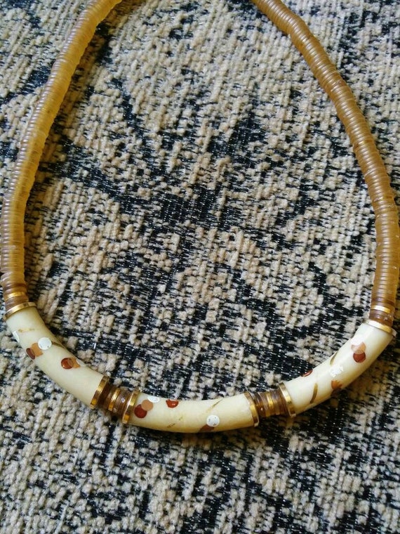 40s/50s delicate cream hand painted necklace