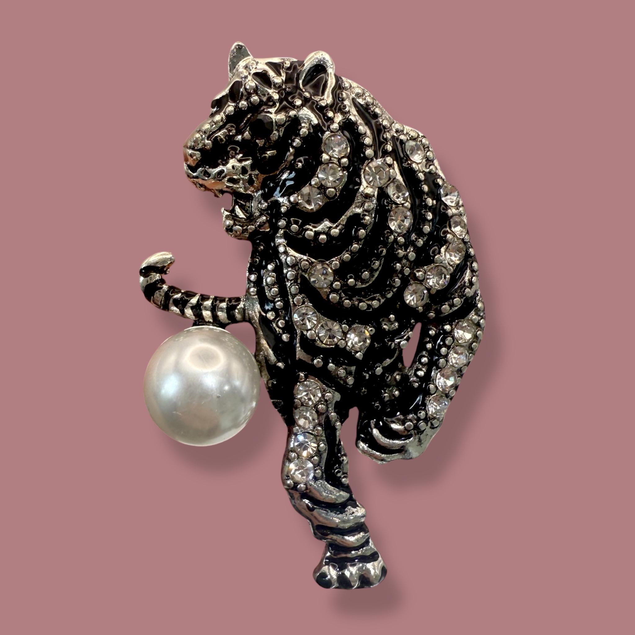 Ciner Pearl Bracelet - Etsy Ciner Pearl Bracelet - Etsy