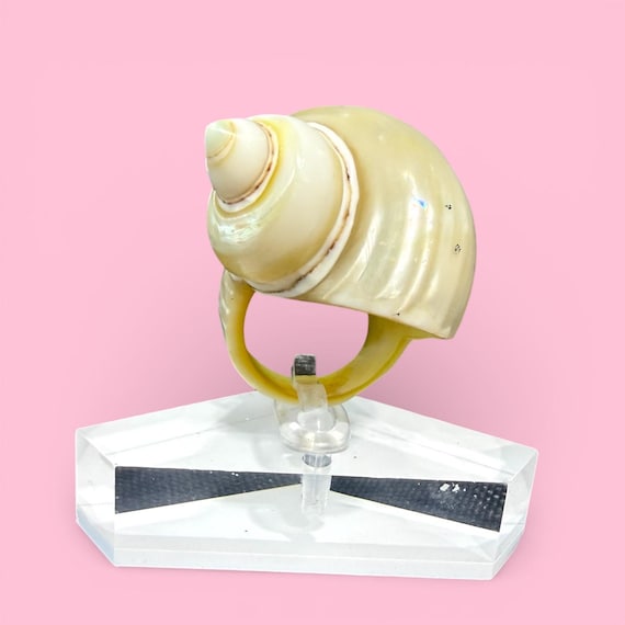 Vintage Natural Shell Statement Ring | 1970s Coas… - image 2