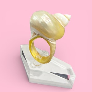 Vintage Natural Shell Statement Ring | 1970s Coastal Resort Jewelry | Oversized Seashell Cocktail Ring