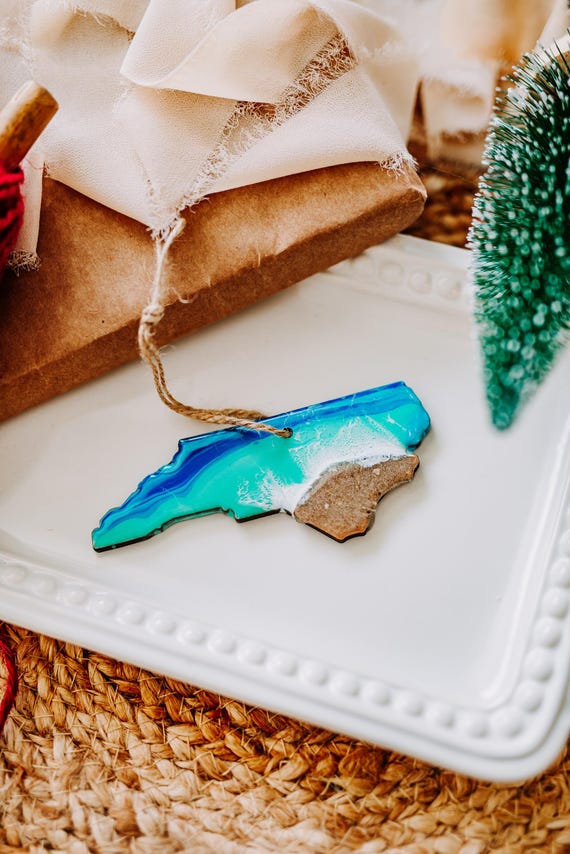 North Carolina Resin Ornament – Ocean Wave Coastal Christmas Decor Souvenir