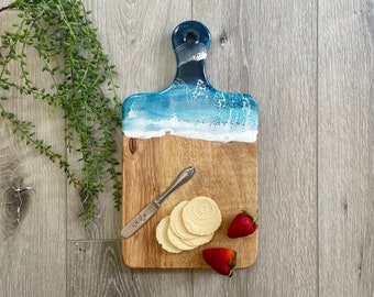 Ocean Resin Cheese Board, Beach Cutting Board, Personalized Resin Charcuterie Board with Handle, Custom Resin Father&#39;s Day Gift, Beach Home