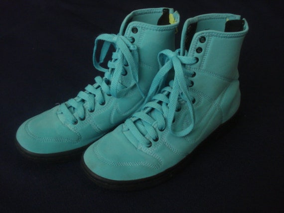 turquoise nike basketball shoes