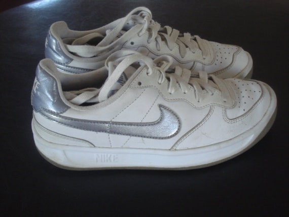 2002 nike shoes