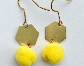 Boucles d’oreilles jaunes géométriques