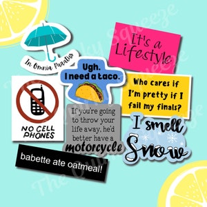 Lorelai en Rory waterdichte vinylstickers| Babette at havermoutsticker| In Omnia Paratus-sticker| Ik ruik sneeuwsticker