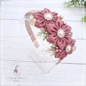 Floral girl headband, Flower girl headband, Weeding headband, Flower girl accessory, Vintage-style headband, Handmade headband, Hair piece,