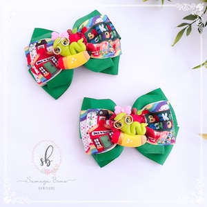 Bookworm hair bows, Green back-to-school bows, Cute worm school bows, Green school pigtail bows, Green school bows, School pigtail bows, Bow