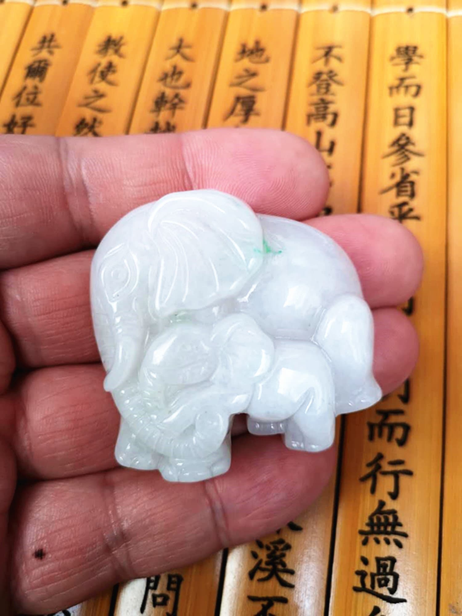 unique A Grade Genuine Natural WHITE jade stone engrave jade good luck Elephant pendants