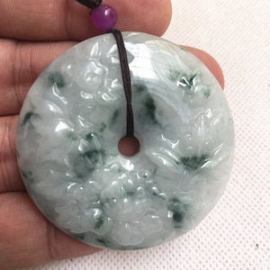 the peony flowers ，chrysanthemum flowers，lily flowers Natural jade  flower with bird charm Peace luck pendants