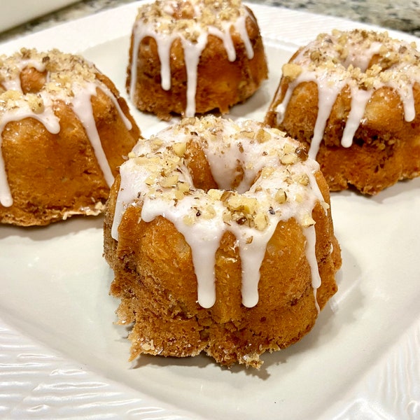 Mini Cinnamon Bundt Coffee Cake, Sour Cream Coffee Cake, Baby Shower Gift, Gift for Neighbor, Mini Bundt Cakes, Thank You Gift, Gift for Dad