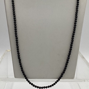 Collier vintage en véritables perles d'onyx noir avec accroche en argent sterling, collier de perles noires, cadeau d'anniversaire, cadeau de mariage noir