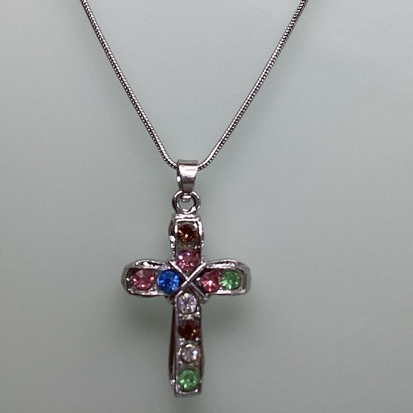 Collier croix tendance cristaux multicolores 20 pouces collier croix pendentif croix cadeau pour elle cadeau religieux