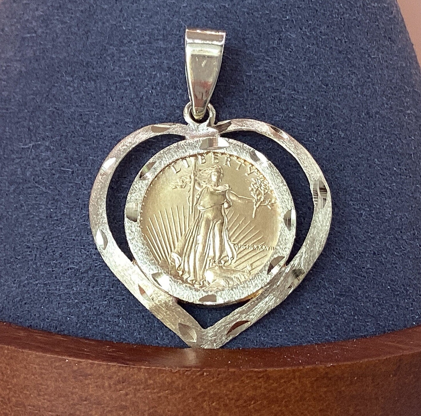 1986 Walking Liberty Coin Pendant 1/10 Oz Gold Eagle Coin