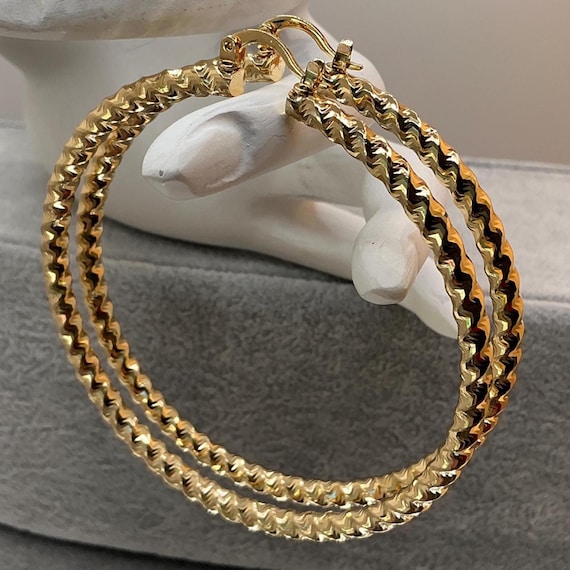 14金フープピアス 70mm ダイヤモンドカットグリッターツイストゴールド