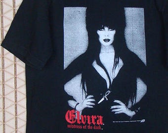 Elvira, Mistress of the Dark, horror movie queen t-shirt, vintage rare tee shirt, Vampire Occult Witchcraft Devil goth gothic