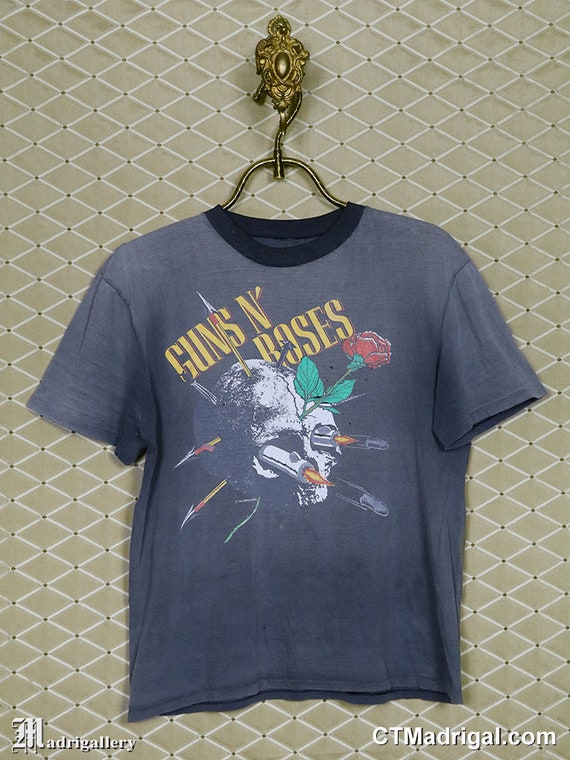 Guns N' Roses t-shirt, Motley Crue Queen AC/DC Ae… - image 1