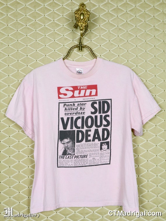 Sex Pistols t-shirt, Sid Vicious dead, vintage ra… - image 1