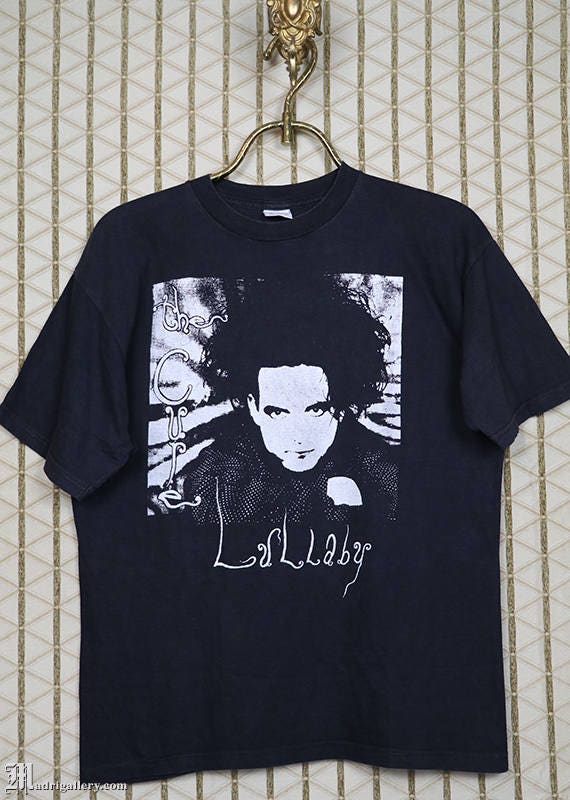 ザ・キュアーのヴィンテージレアTシャツ、ララバイ、黒のTシャツ